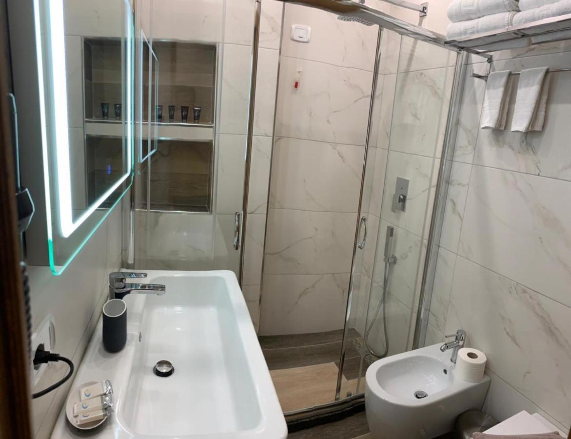 Hotel Kristera Vlorë Εξωτερικό φωτογραφία