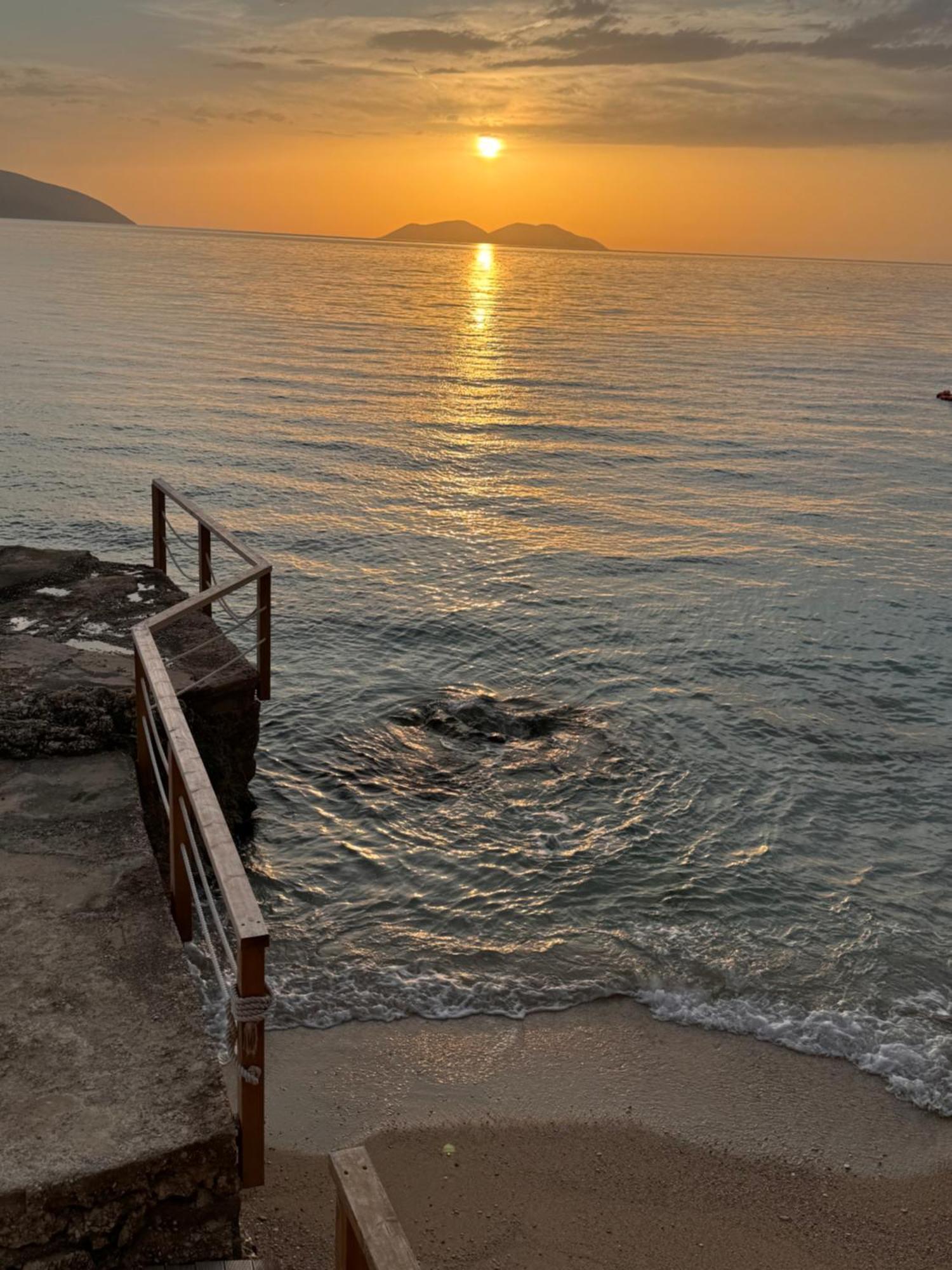 Hotel Kristera Vlorë Εξωτερικό φωτογραφία